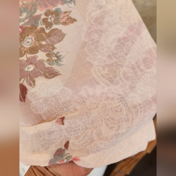 VINTAGE  70s CUTE LACE & FLORAL FABRIC BELL SLEEVES CROP TOP SHIRT BLOUSE - Picture 3 of 10